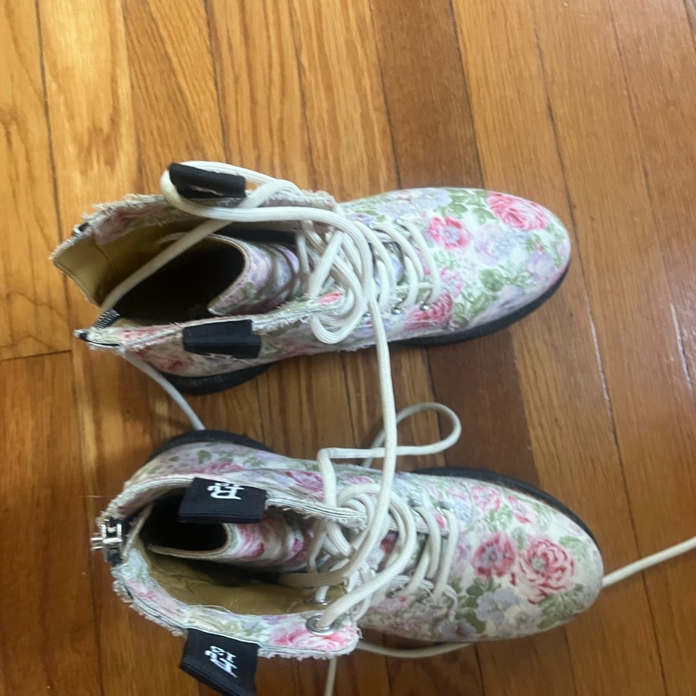 R13 floral print combat boots size 39 like new!!💐🥾 - Picture 9 of 11